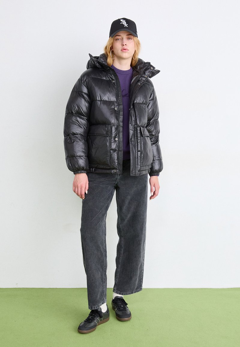 Carhartt WIP BENSON JACKET - Zimní bunda - black