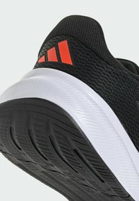 adidas Performance RESPONSE - Katujuoksukengät - core black
