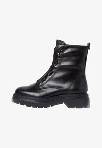 Selected, black matt