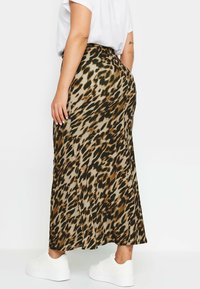 Yours Clothing LEOPARD PRINT - Jupe longue - brown
