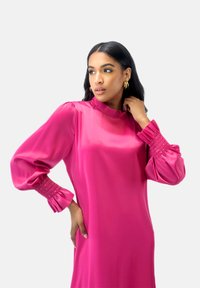 Elara ABAYA różowy