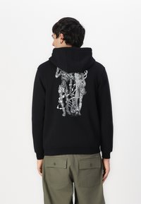 Santa Cruz - WOOTEN DUO ZIP HOOD UNISEX - Zip-up sweatshirt - black Thumbnail Image 1