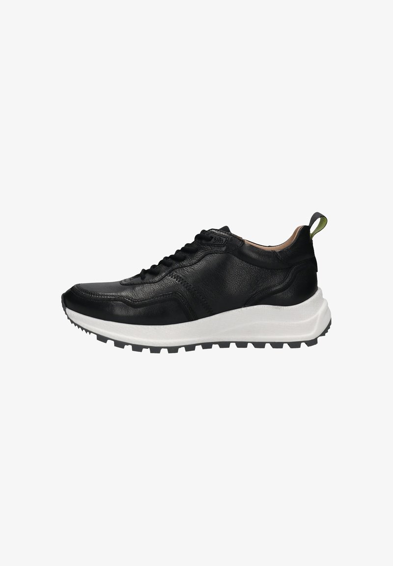Schwarze Ledersneaker mit strukturiertem Obermaterial, Schnürdesign und weißer Zwischensohle. Verfügt über einen grünen Akzent an der Ferse und eine robuste schwarze Laufsohle.