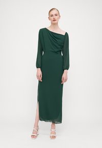 WAL G TALL ABI OFF SHOULDER MAXI - Proginė apranga - forest green
