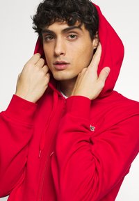 Lacoste PLUS - Camisola com fecho - red