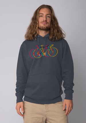 Navy hoodie met een kleurrijke fietsafdruk, voorzien van een kangoeroezak en een verstelbare trekkoordcapuchon. Zachte stof textuur.