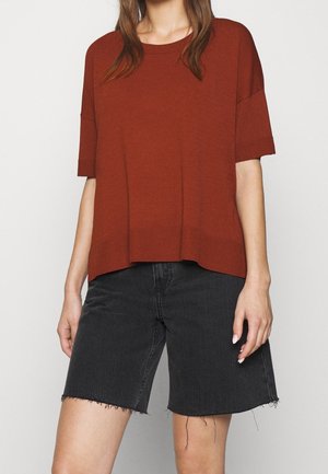 T-paita - red