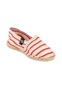 Espadrille rayée rouge et blanche en toile, avec un bout rond et une semelle en jute tressée. Comprend une étiquette logo noire sur le côté.