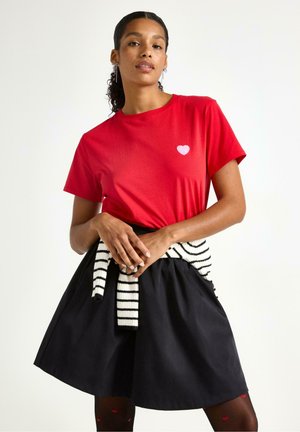 - T-shirt z nadrukiem