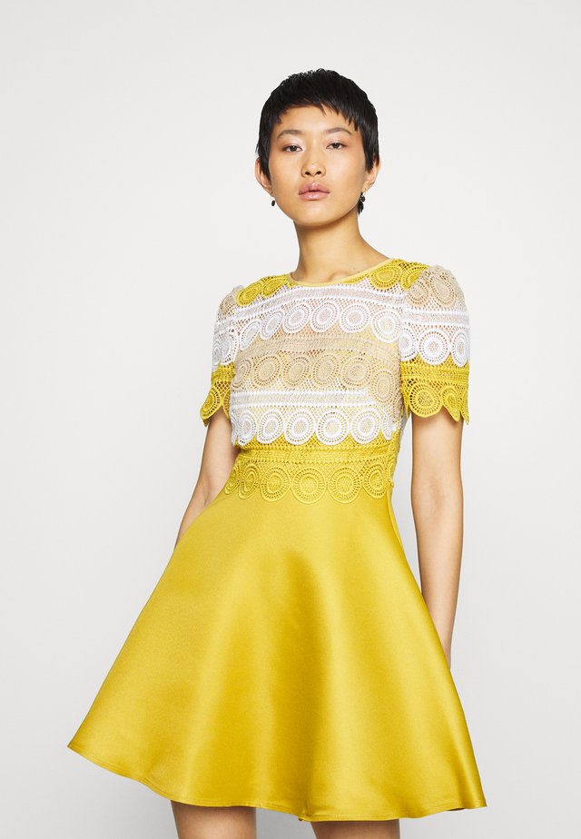 MINI MULTI CROCHET - Robe d'été - yellow