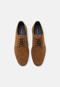 Pier One LEATHER - Paeltega jalanõud - cognac