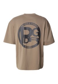 Béžové oversize tričko z bavlny s kulatým potiskem na zádech s nápisem "VALUES & VISIONS" a logem ve tmavě šedé barvě. Krátké rukávy, kulatý výstřih.