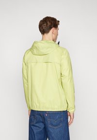 K-Way Le Vrai 3.0 Claude Unisexe - Regenjas - green celery