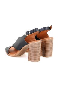 Desa Sandalen - black