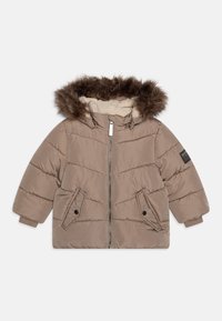 Veste beige rembourrée avec capuche bordée de fourrure, fermeture éclair, deux poches latérales, poignets côtes et doublure intérieure douce.