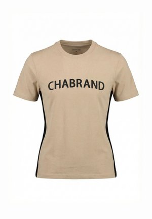 Camiseta beige de manga corta con texto "CHABRAND" en el pecho y paneles laterales negros, talla mediana, estilo cuello redondo.