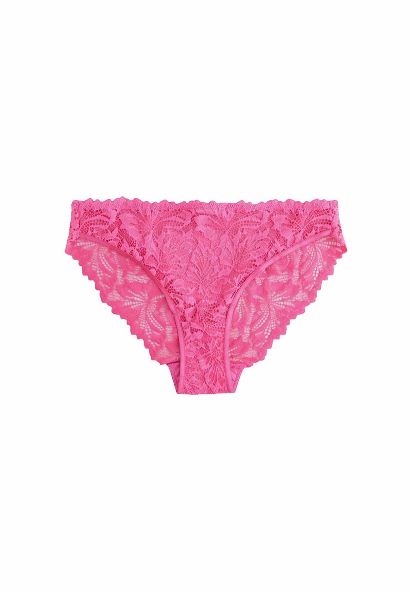 Mutandine di pizzo rosa con motivi floreali, bordi ondulati e una consistenza morbida. Il design è delicato e intricato con una finitura trasparente.