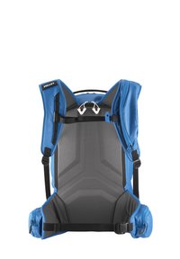 Sac à dos bleu avec des bretelles rembourrées et un dos texturé gris. Comprend des bretelles ajustables et du matériel pour un attachement sécurisé.