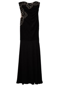 Svart aftonklänning med draperat tyg, spetsaccenter vid halsringningen och sidorna, samt en flödande kjol. Slät textur genom hela klänningen.