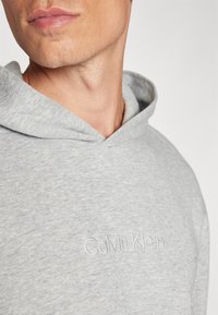 Calvin Klein Underwear MODERN - Pyžamový vrchný diel - medium grey heather