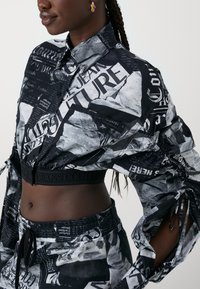 Versace Jeans Couture TAPE - Užsagstoma palaidinė - black