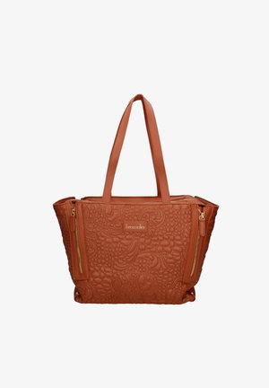 Borsa tote in pelle marrone con motivi floreali a rilievo, doppi spallacci, tasche laterali con cerniere dorate e targhetta centrale con logo del marchio.