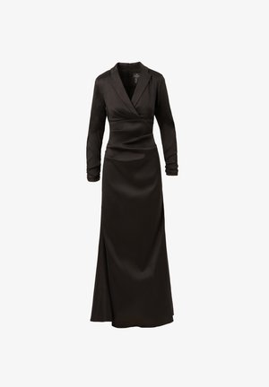 Lungo vestito nero con maniche lunghe, colletto a V, corpetto aderente e gonna fluida con uno spacco laterale; realizzato in tessuto liscio e drappeggiato.