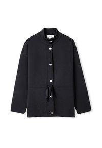 Zwarte lange mouwen jas met een rechtopstaande kraag, drukknoopsluiting, strik in de taille en een gemêleerde stofafwerking.
