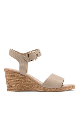 Sandalen met plateauzool - beige