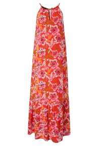 Robe maxi florale avec une base rouge ornée de motifs tropicaux roses et verts, un col halter et un design à volants.