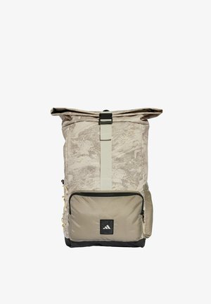 Grau camouflierter Rucksack mit Rolltop, verstellbarem Schnallenverschluss und einer vorderen Reißverschlusstasche. Hergestellt aus strapazierfähigem Stoff mit kontrastierender schwarzer Basis.