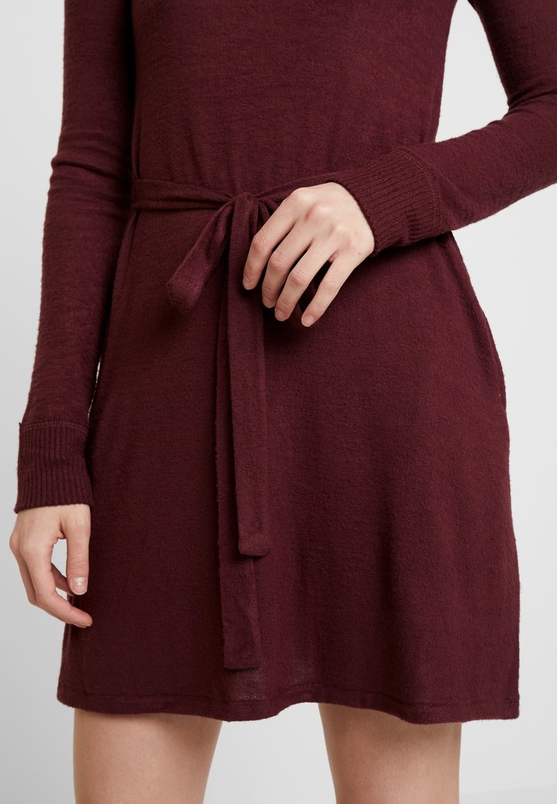 Burgundy Abercrombie Sweatshirt Dress Abercrombie & Fitch Long-Sleeve Strappy Midi Sweater Dress Burgundy Abercrombie Sweatshirt Dress Abercrombie & Fitch Long-Sleeve Strappy Midi Sweater Dress