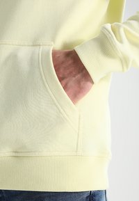 Urban Classics BASIC - Hættetrøje - powder yellow
