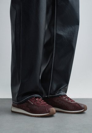 MICHAEL Michael Kors RHODES - Baskets basses - oxblood