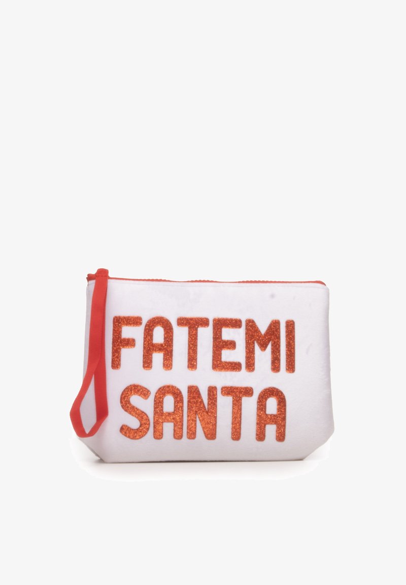 Sacca di stoffa bianca con zip rossa, decorata con la scritta glitterata arancione "FATEMI SANTA". Include un pratico manico rosso sul lato.