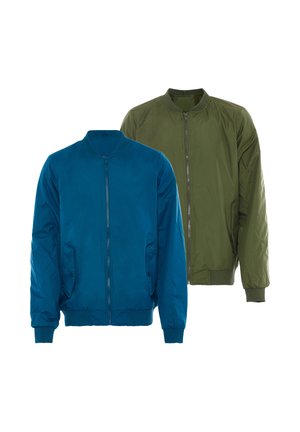 Due giacche bomber leggere con zip frontali e tasche, una blu e una verde oliva, esposte su sfondo bianco.