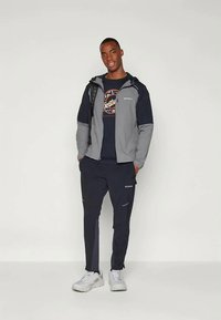 Columbia RAPID RIDGE™ GRAPHIC TEE - Triko s potiskem - black