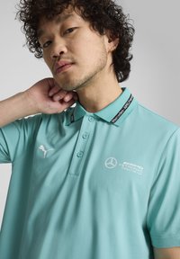 Puma MERCEDES-AMG PETRONAS F1 CLOUDSPUN - Poloshirts - sheen green