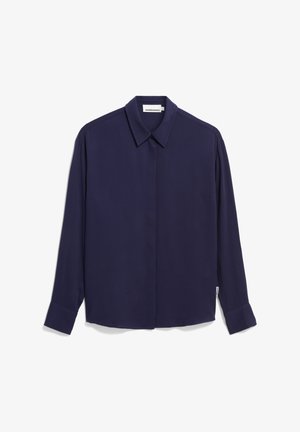 Camicia azzurro scuro a maniche lunghe con colletto a punta e bottoni frontali nascosti, esposta su sfondo bianco.