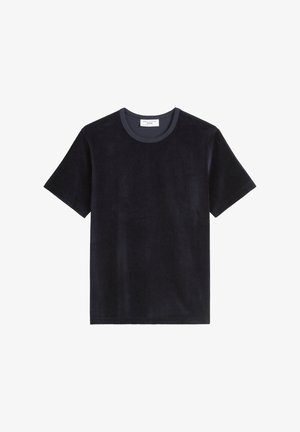 Donker marineblauwe katoenen t-shirt met korte mouwen, ronde hals en een gladde, zachte textuur. Minimalistisch ontwerp, geen patronen of versieringen.