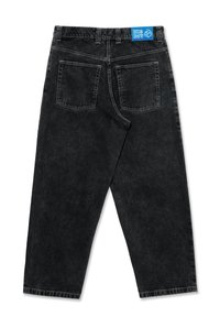 Pantalones de mezclilla negra con un corte relajado, que presentan una etiqueta azul en la cintura y dos bolsillos traseros. La tela muestra una textura sutil.