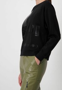 Monari Sudadera - black