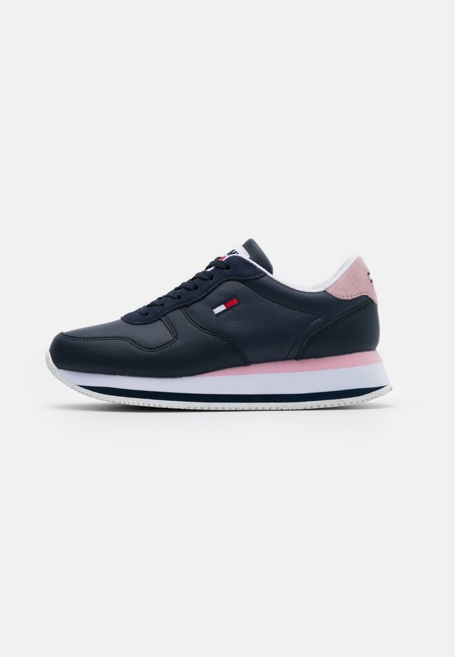 FLATFORM ESSENTIAL RUNNER - Trainers - twilight navy