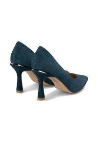 Décolleté in camoscio blu navy con tacchi alti a punta, design elegante e tacco a stiletto unico. Texture liscia senza motivi.