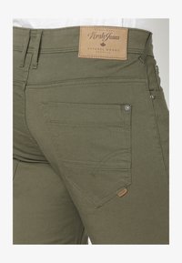 Seleccionado, verde green