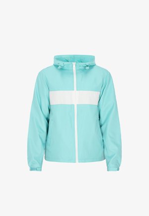 Lys turkis jakke med en hvid vandret stribe over brystet, hætte og frontlynlås; lavet af glat, letvægtsmateriale.