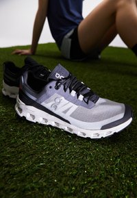 CLOUDVISTA - Trail hardloopschoenen - black white