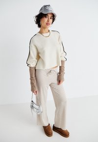 Vero Moda VMZORA O NECK - Džemperis - birch