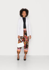 Cream WILLOW PANT - Calças - java tropic