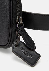 COACH MULTI POUCH BELT BAG - Bolsa de cintura - black